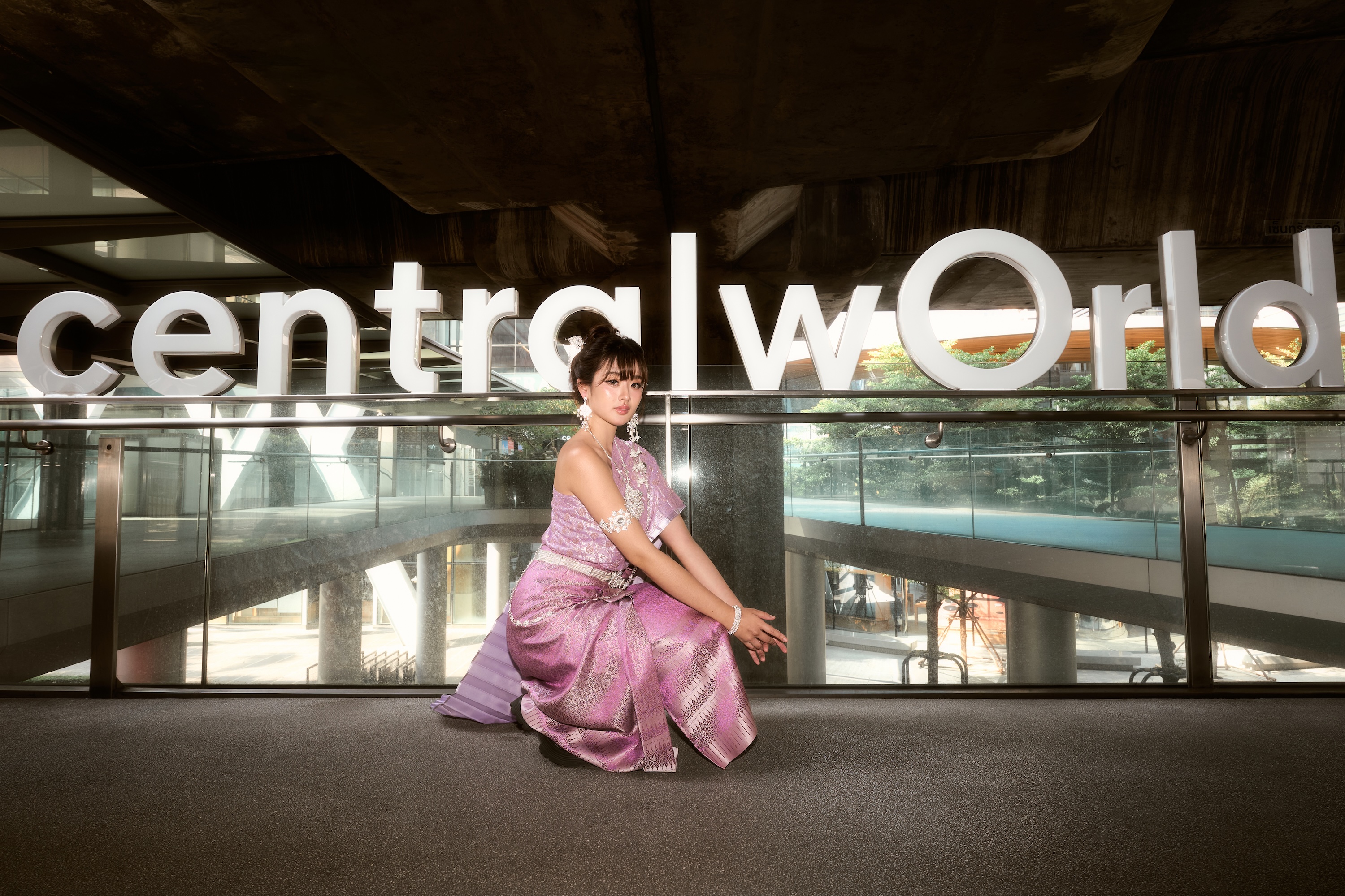 Costume outdoor usage: 3 hours after the studio session