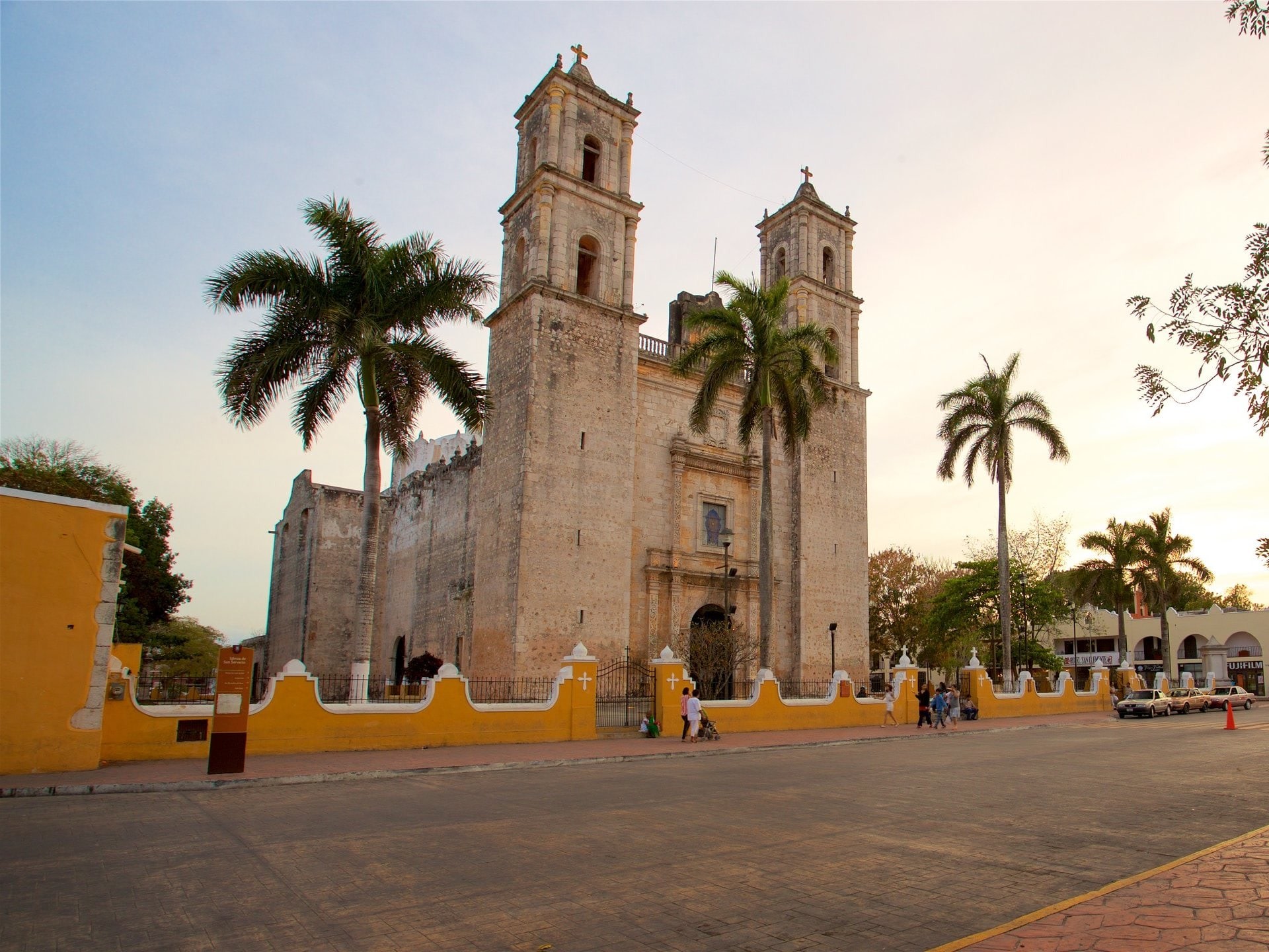 Cancún Chichen Itza & Cenote Saamal One-Day Historical Tour