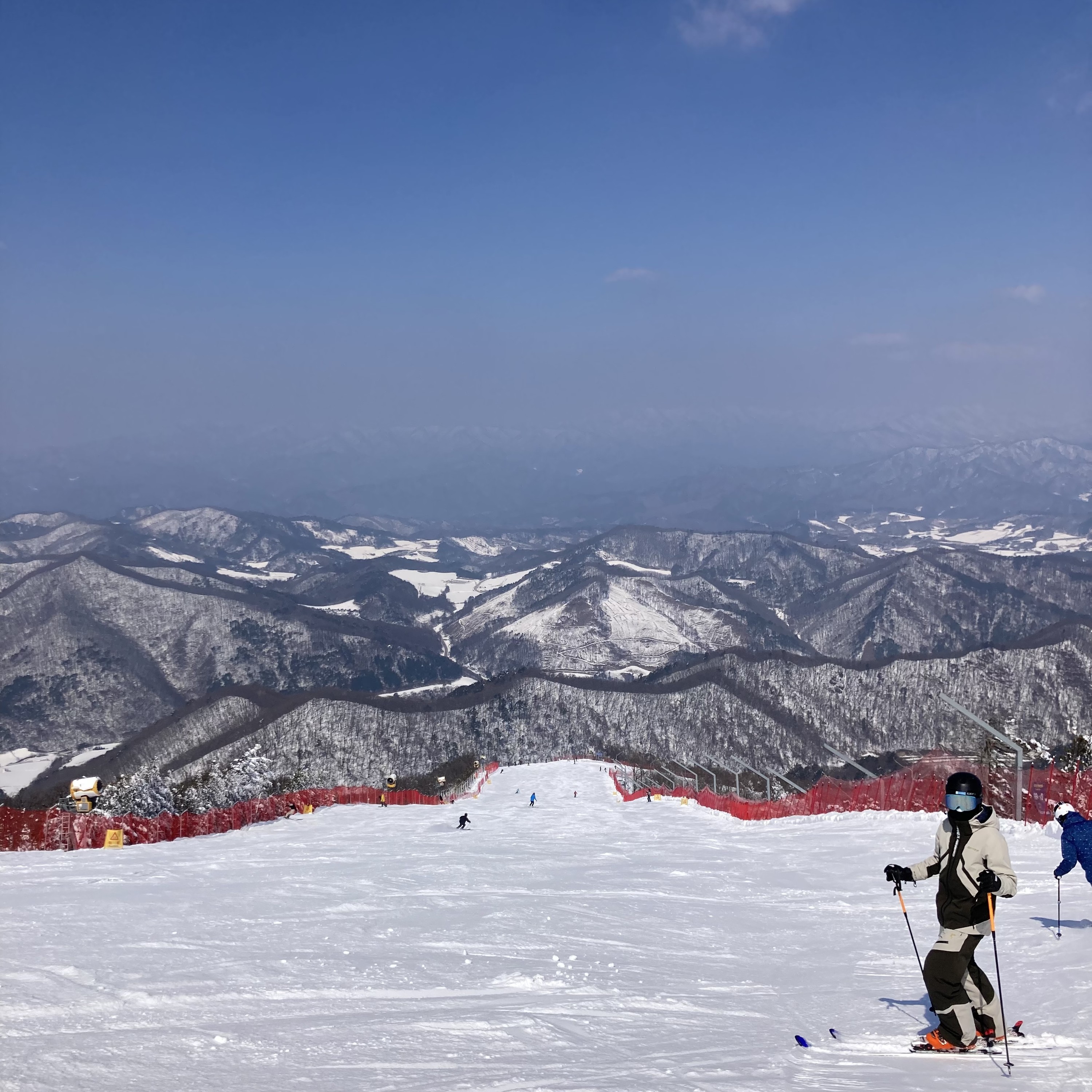 Private Ski & Snowboard Lessons by Experts at Yongpyong