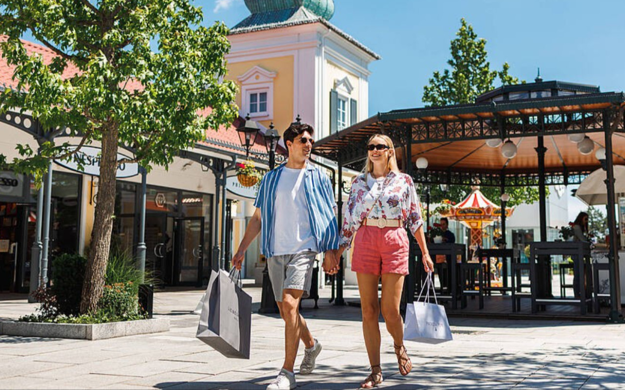 McArthurGlen Parndorf Outlet Shuttle Bus & Wine Tasting Experience