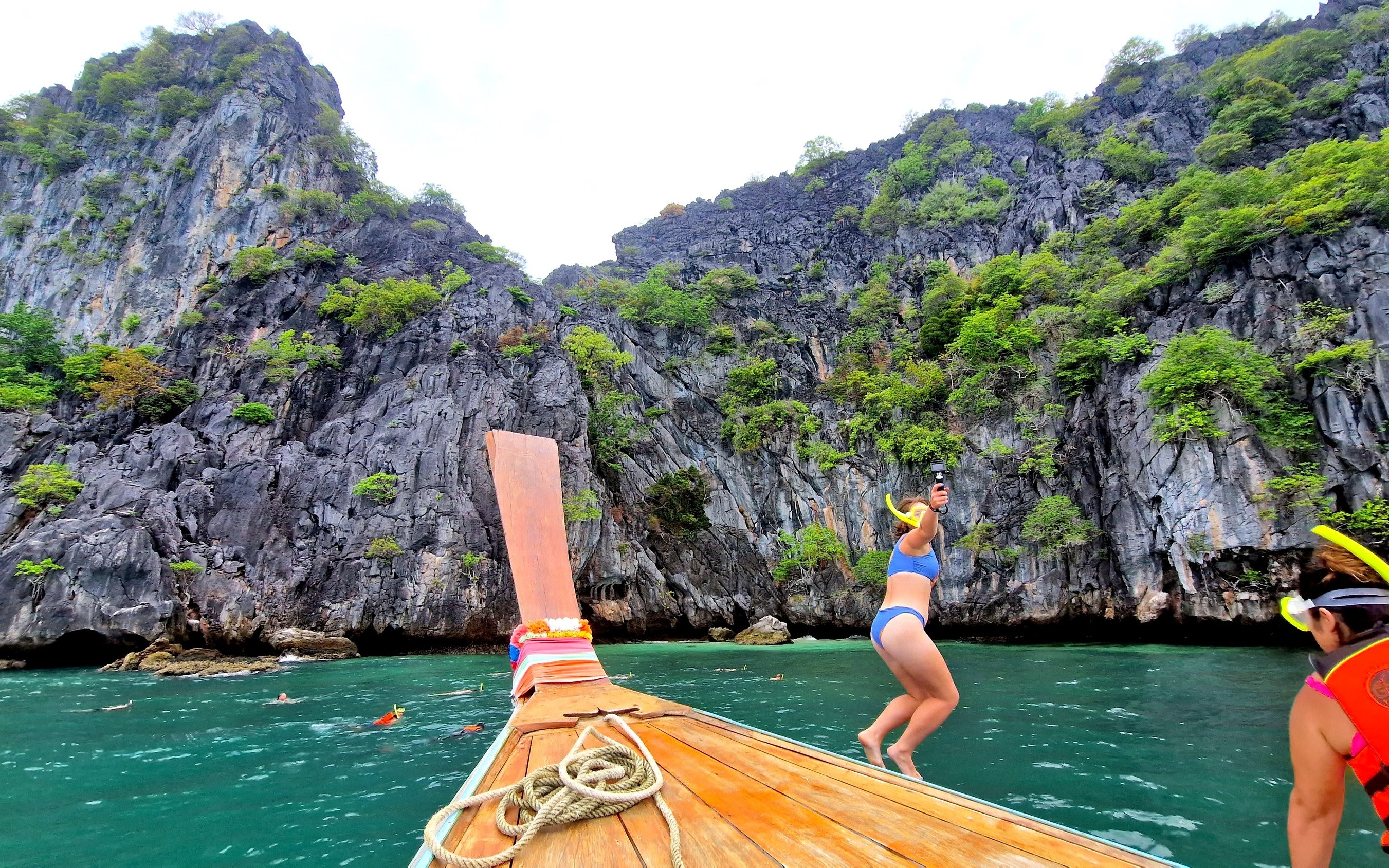 Ko Lanta 4 Islands Longtail Boat Tour with Emerald Cave