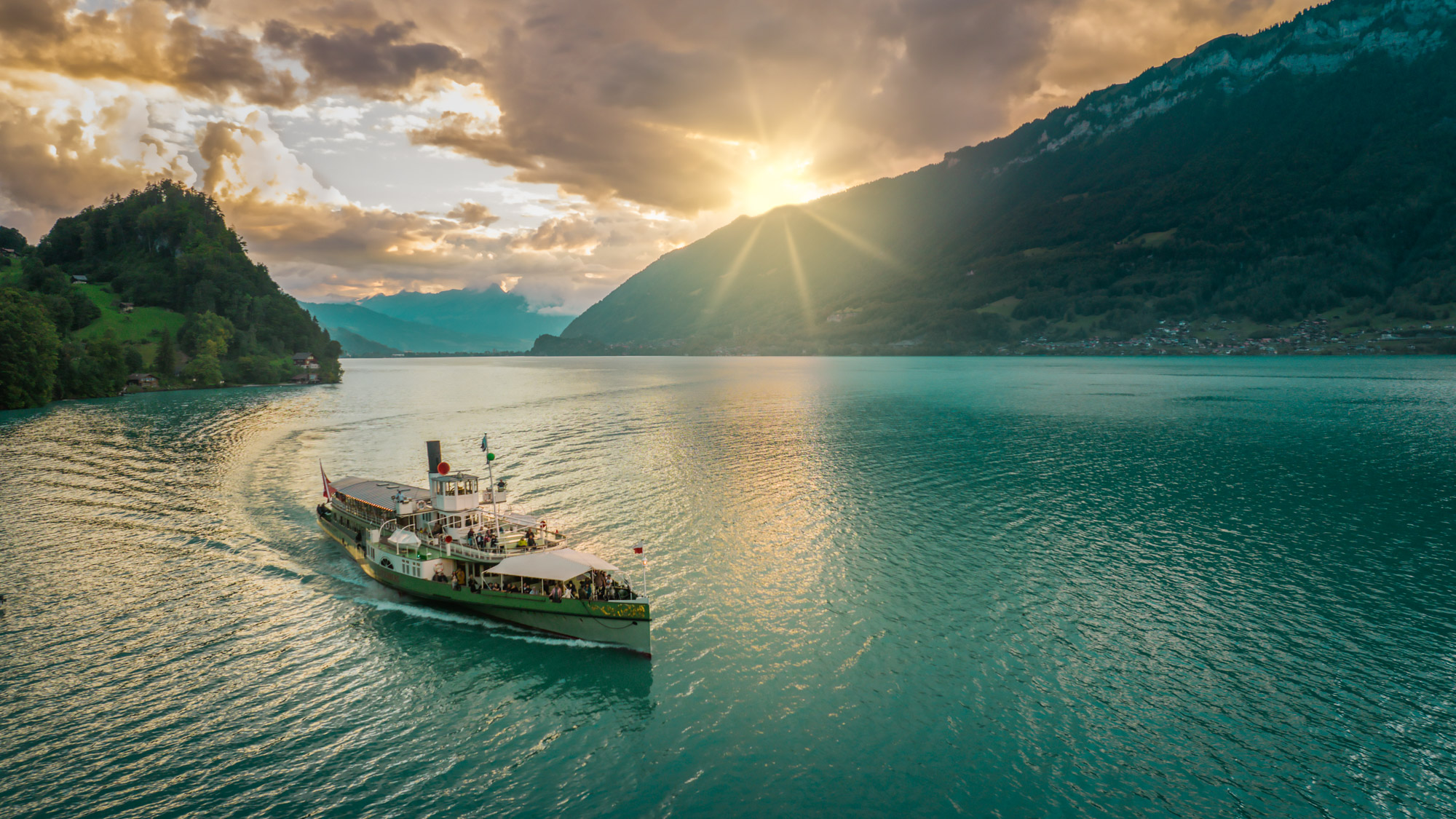 Boat Cruise in Interlaken Unlimited Day Pass 