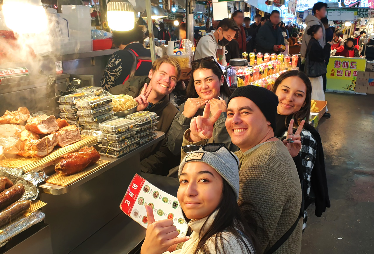 🍙 這裡充滿了當地人喜愛的傳統韓國美食。 🍙 這裡充滿了當地人喜愛的傳統韓國美食。