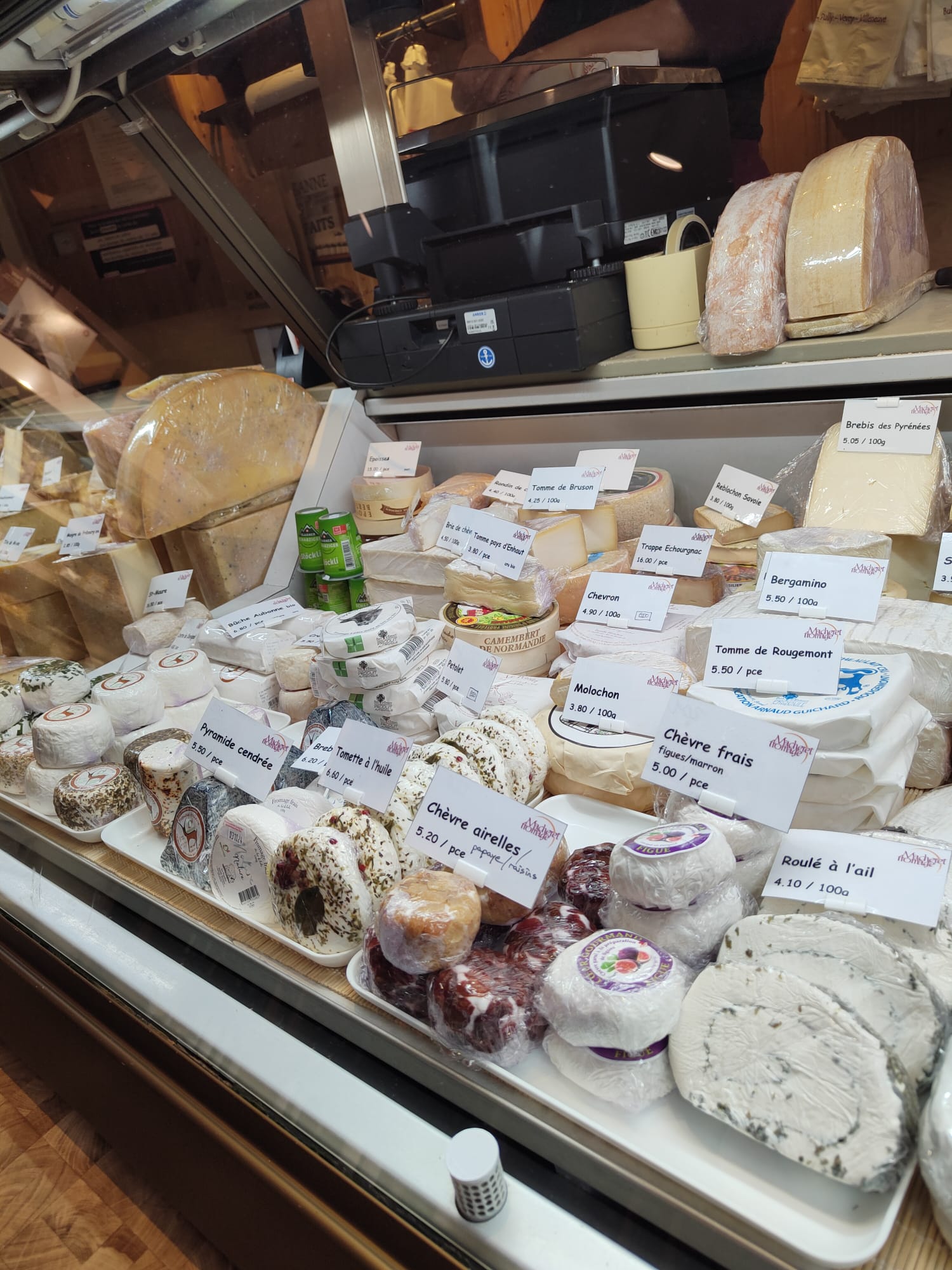 Lausanne Food Walking Tour with Full Meal