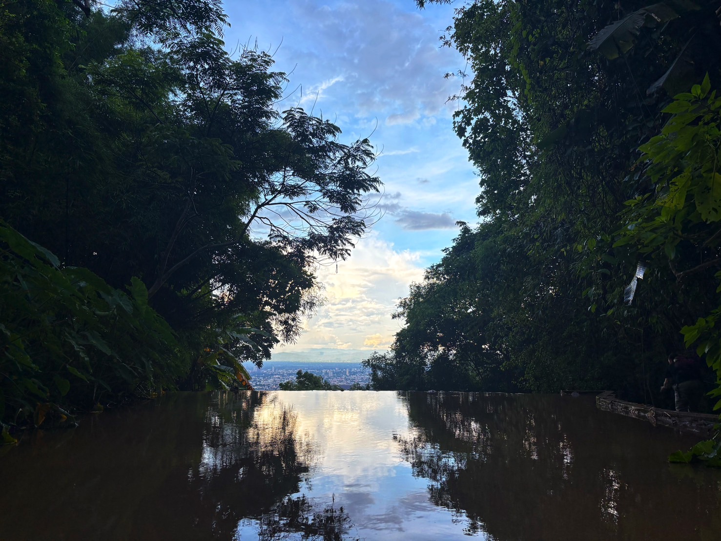 Chiang Mai Full day: Wat Pha Lat,Phra That,Sticky Waterfall and Farm