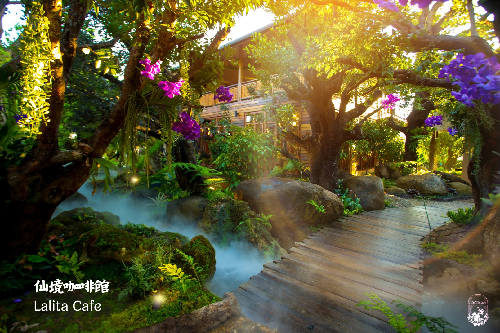 Chiang Rai White Temple and Cafe Shop Join-in Day Tour by AK Travel