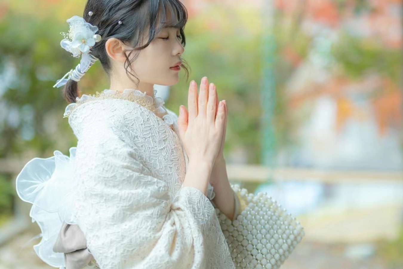Tokyo Kimono, Furisode, and Yukata Rental Experience｜Exquisite Hair & Japanese Makeup & Photoshoot (Ookini Asakusa Kaminarimon)