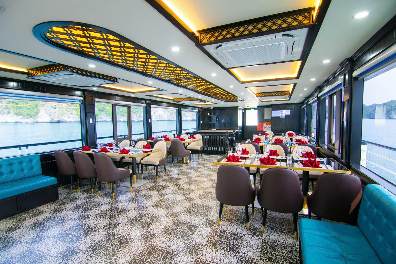 Sunlight Crystal Day Cruise: Ha Long Bay, Sung Sot, Ti Top