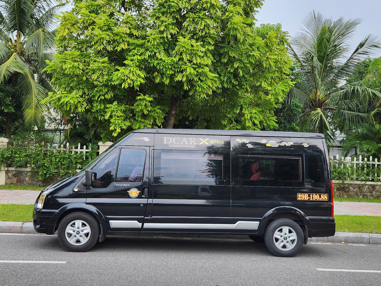 Ha Noi - Ninh Binh Limousine by Daily Limousine