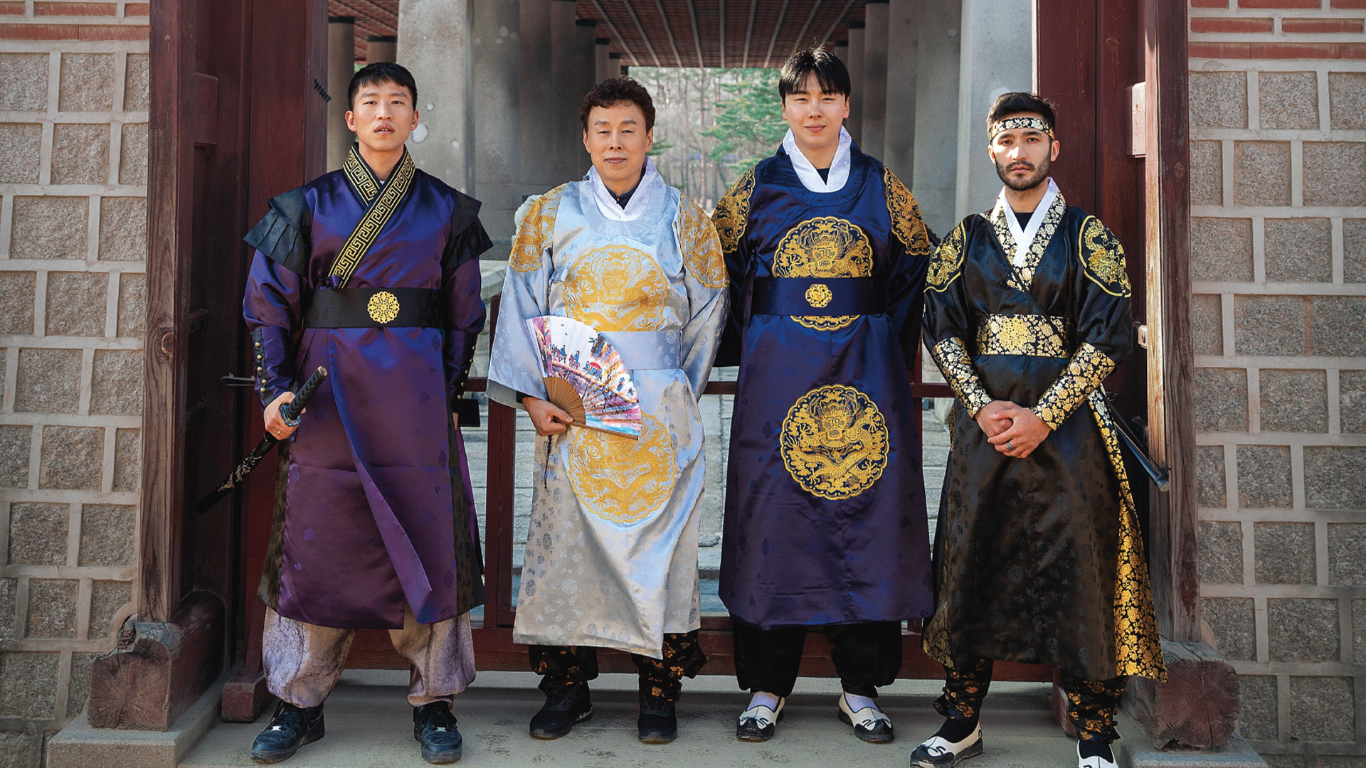 [Daehan Hanbok] Gyeongbokgung Hanbok Rental & Photoshoot Experience
