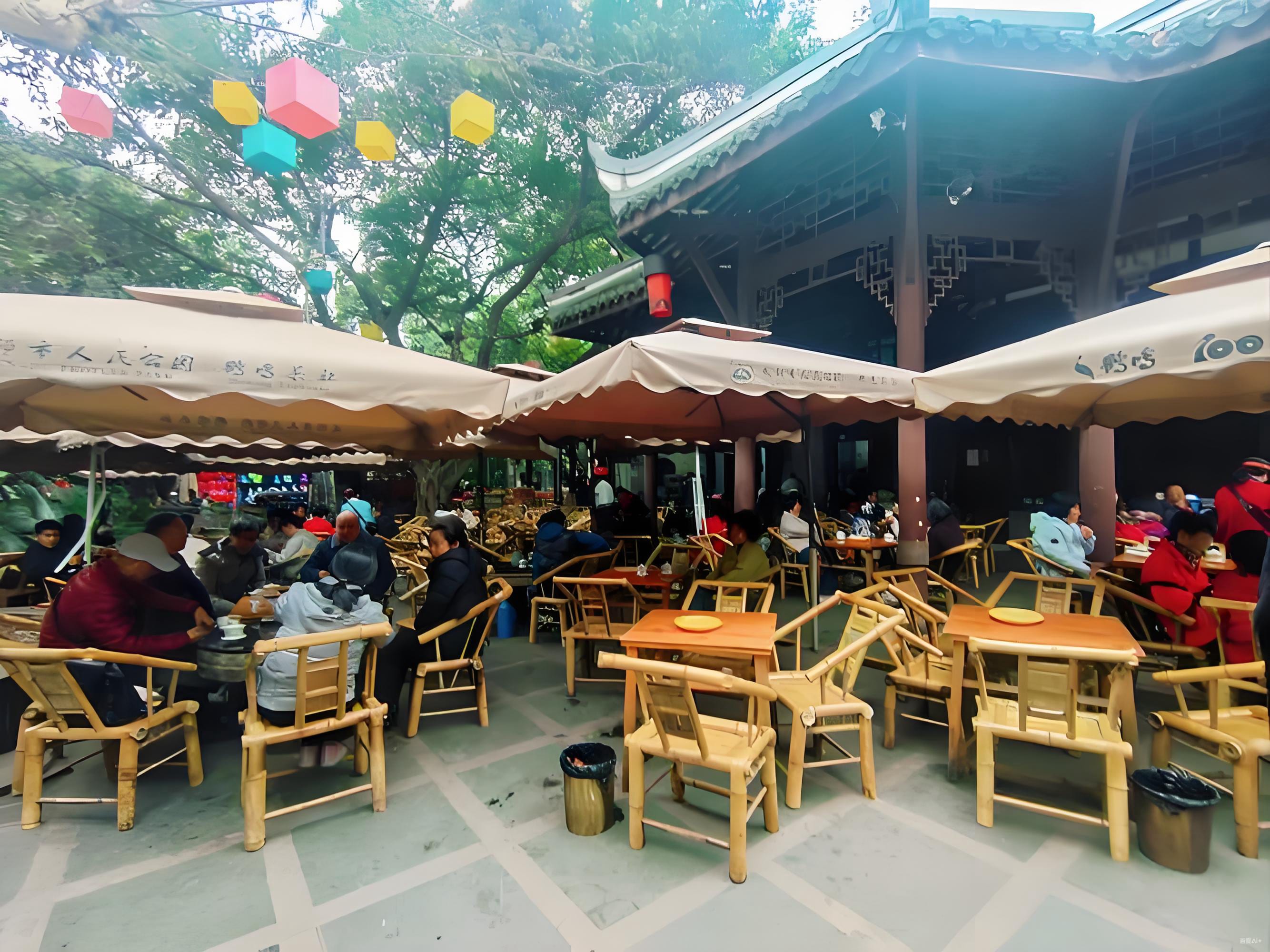 成都人民公園既有綠樹成蔭的愜意景緻,又有鶴鳴茶社的市井菸火,您還能在此自費體驗地道的成都特色採耳。 成都人民公園既有綠樹成蔭的愜意景緻,又有鶴鳴茶社的市井菸火,您還能在此自費體驗地道的成都特色採耳。