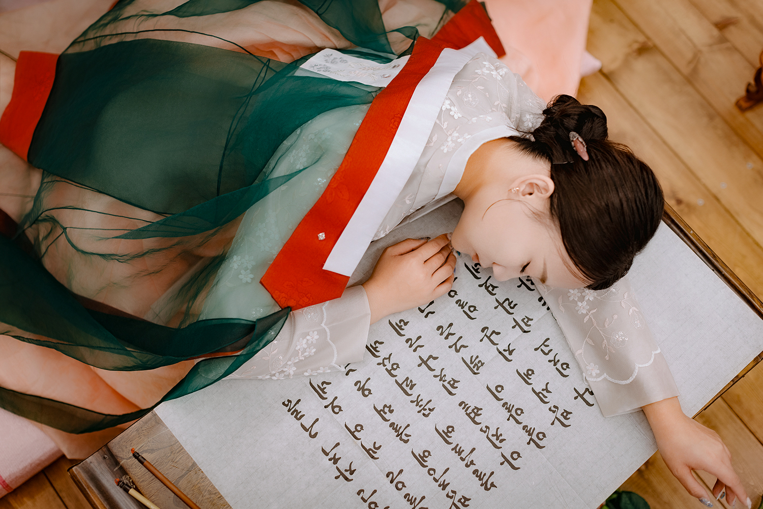 濟州島傳統韓服室內寫真體驗 (Traditional Hanbok Indoor Studio Photoshoot Experience in Jeju)