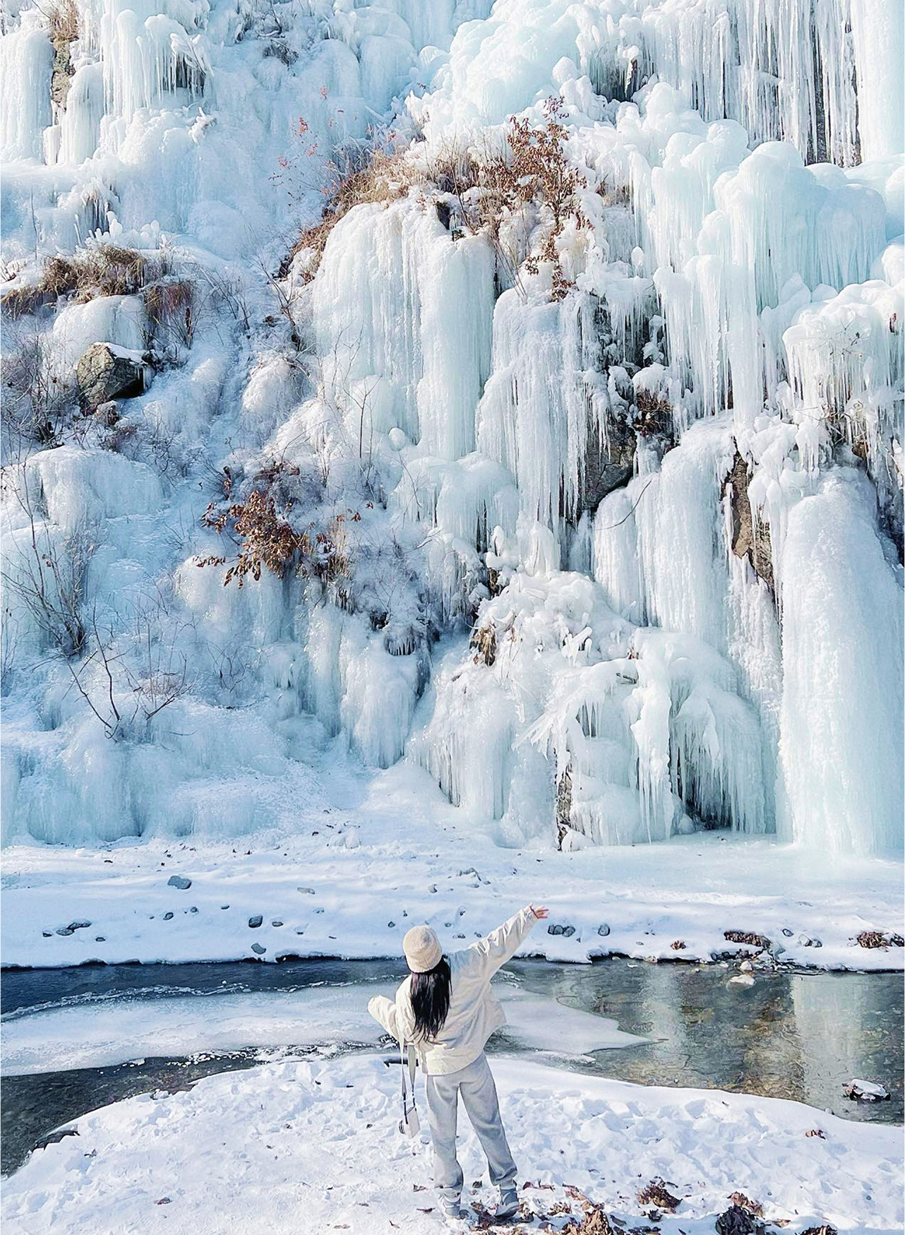 ❄️探索Eobi山谷的魔力，那裡大自然雕琢出令人驚歎的冰牆。