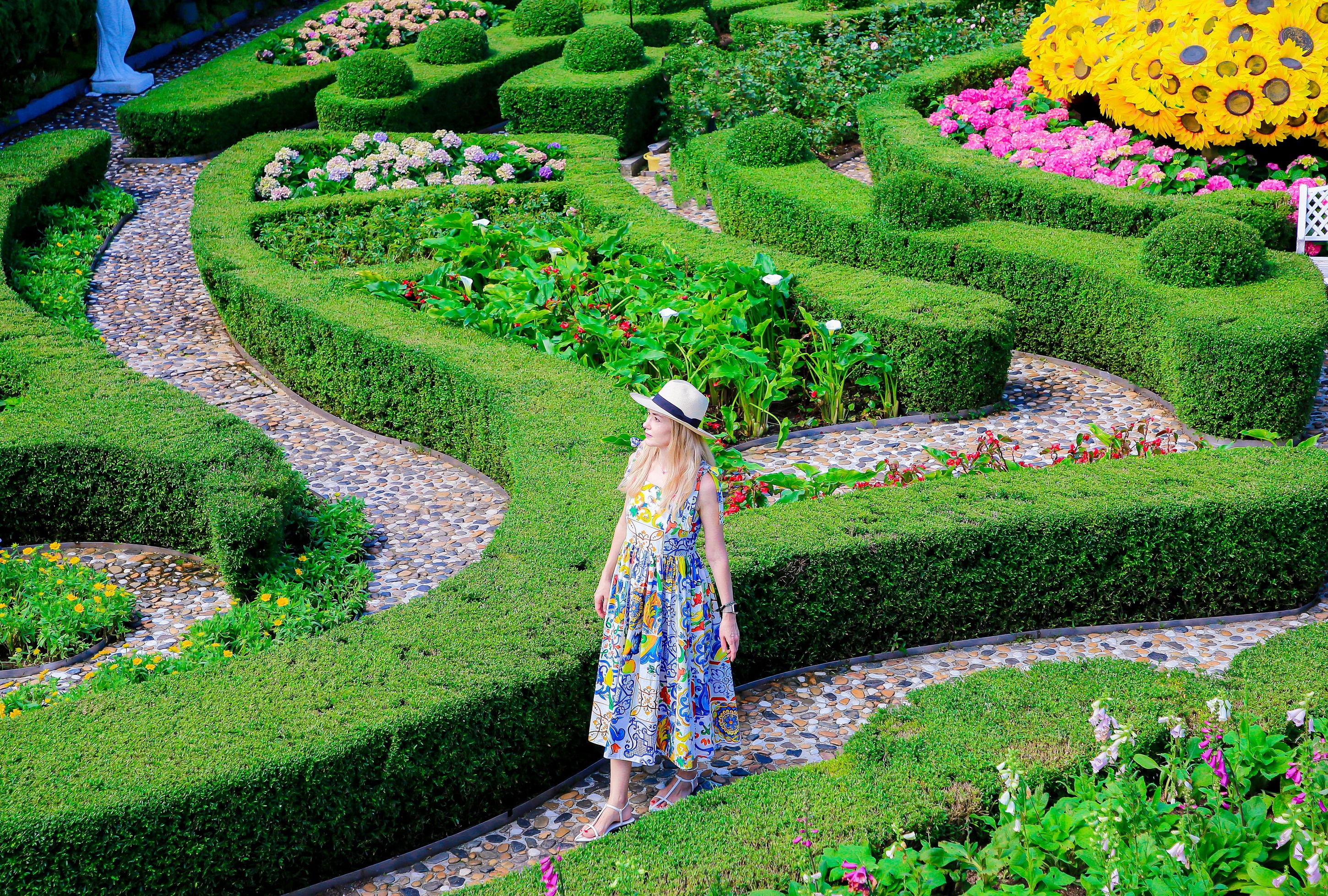 3 Hours Golden Bridge Photoshoot in Ba Na Hills