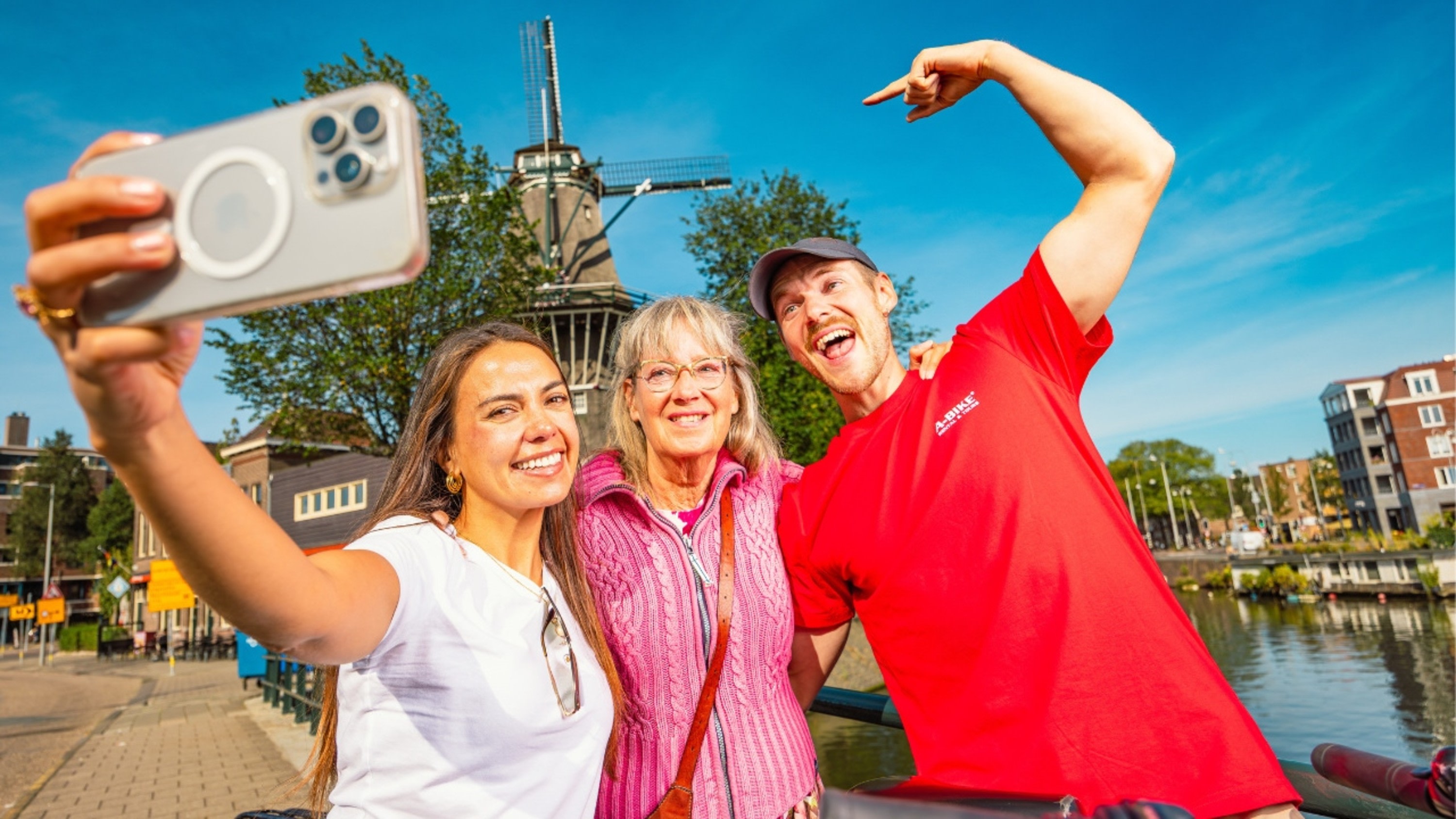 Amsterdam City Highlights Half-Day Private Bike Tour