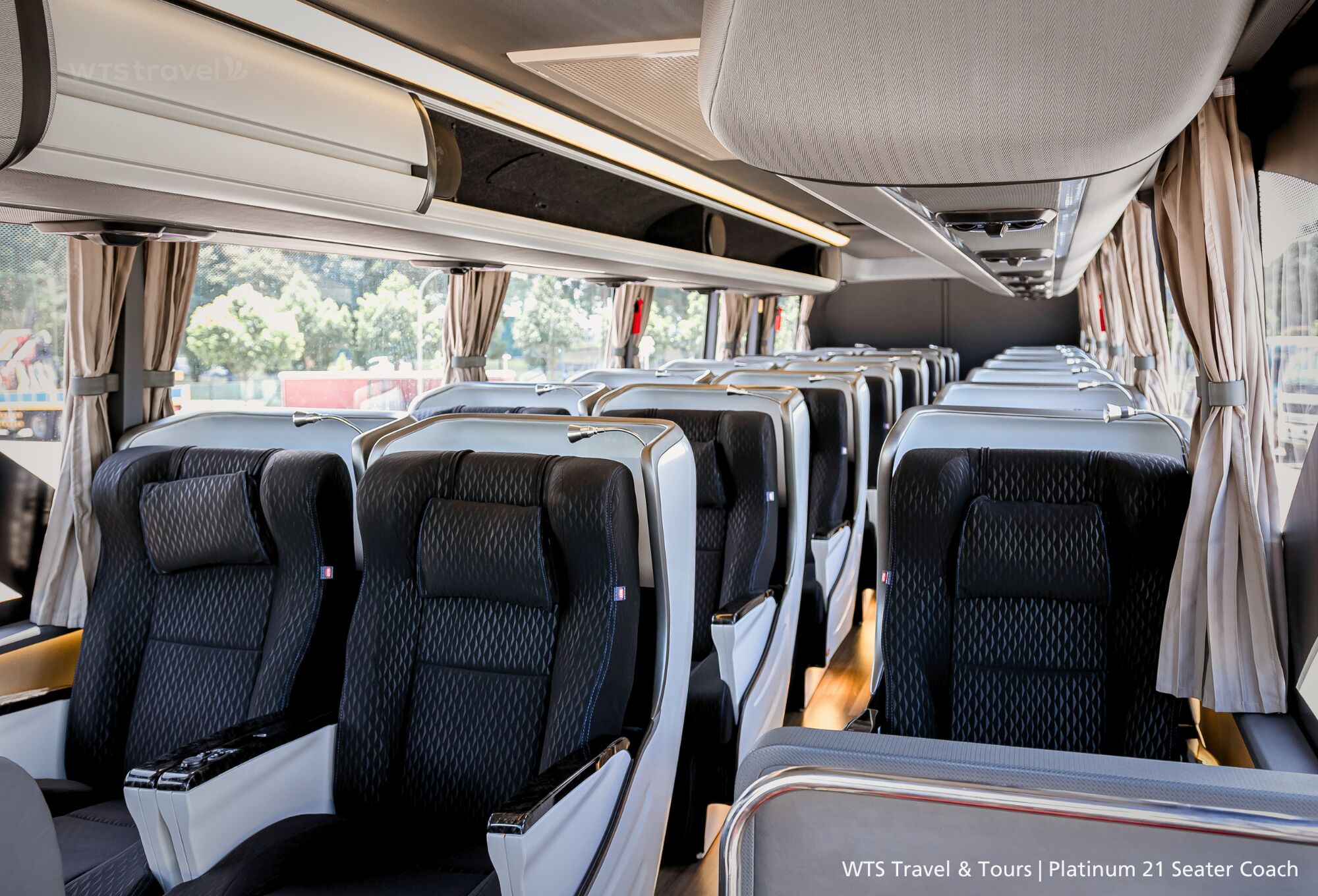 鉑金21座客車