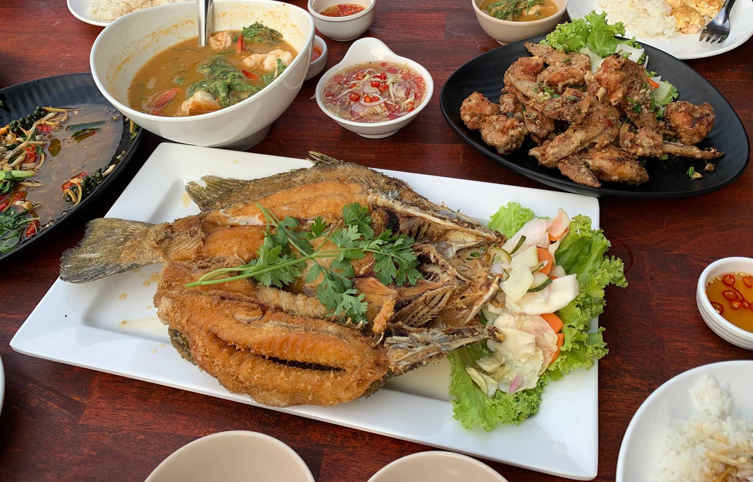 私家車：華欣海灘騎馬 + 2 家餐廳