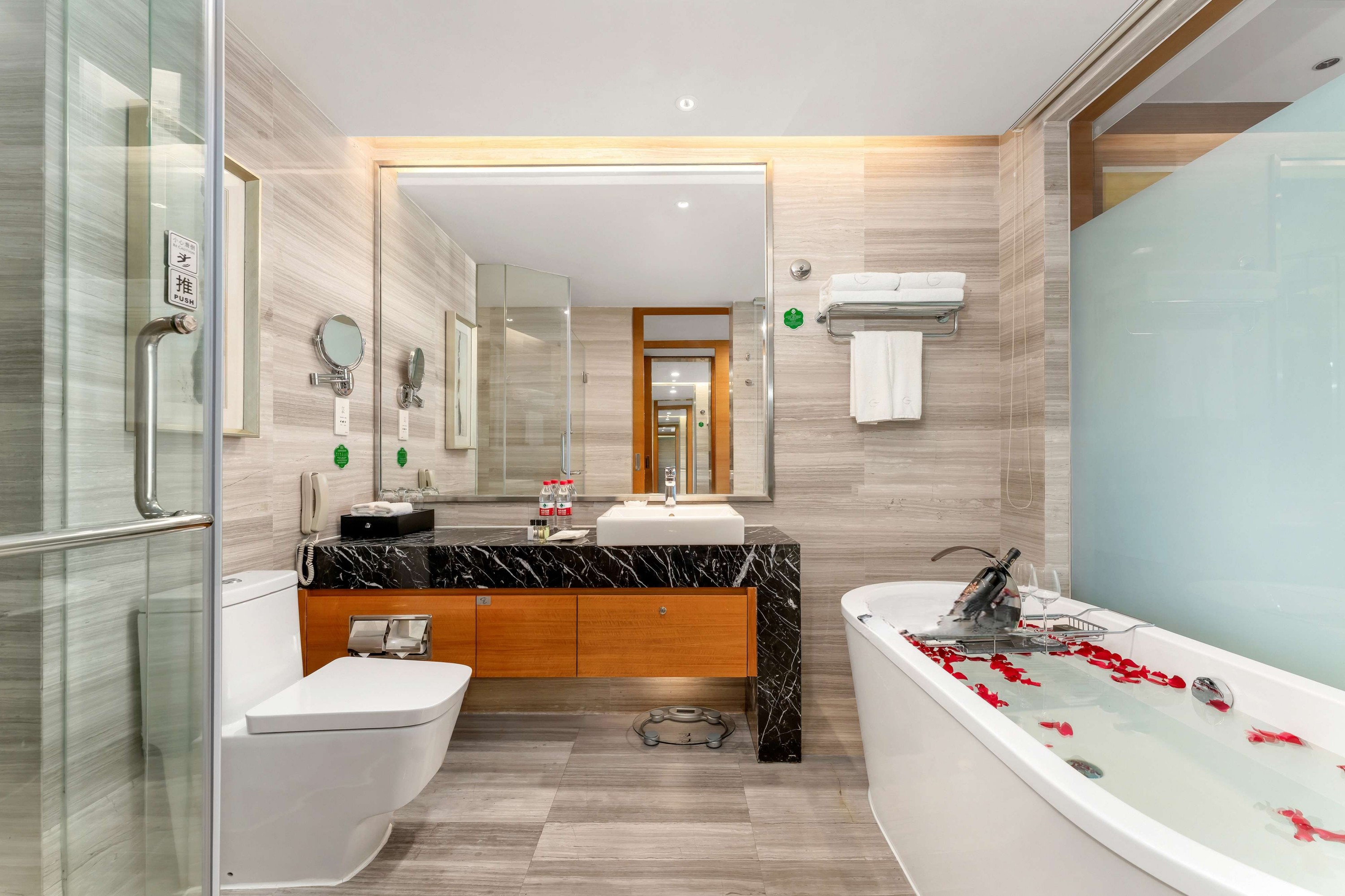 [Near Mission Hills Resort] Grand Skylight International Hotel Shenzhen Mission Hills Accommodation Package | Near Karoo Snow World