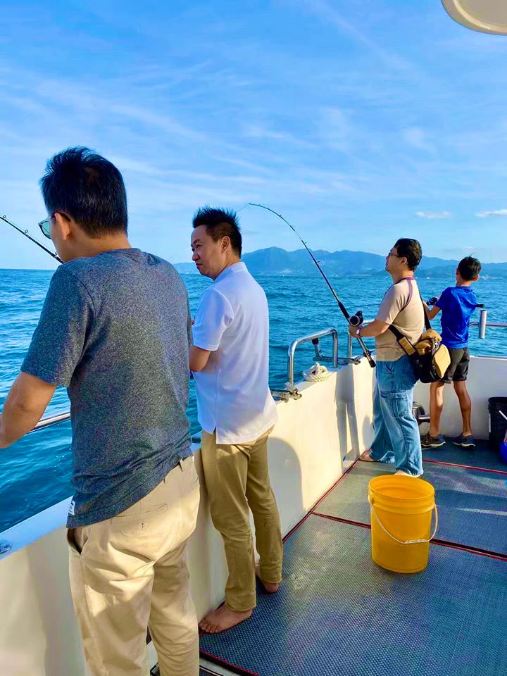 新北｜基隆豪華遊艇海釣｜品嚐新鮮漁夫海鮮麵（粥）