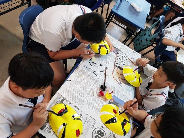 參與者將精心彩繪和裝飾面具，學習文化圖騰和藝術技巧。