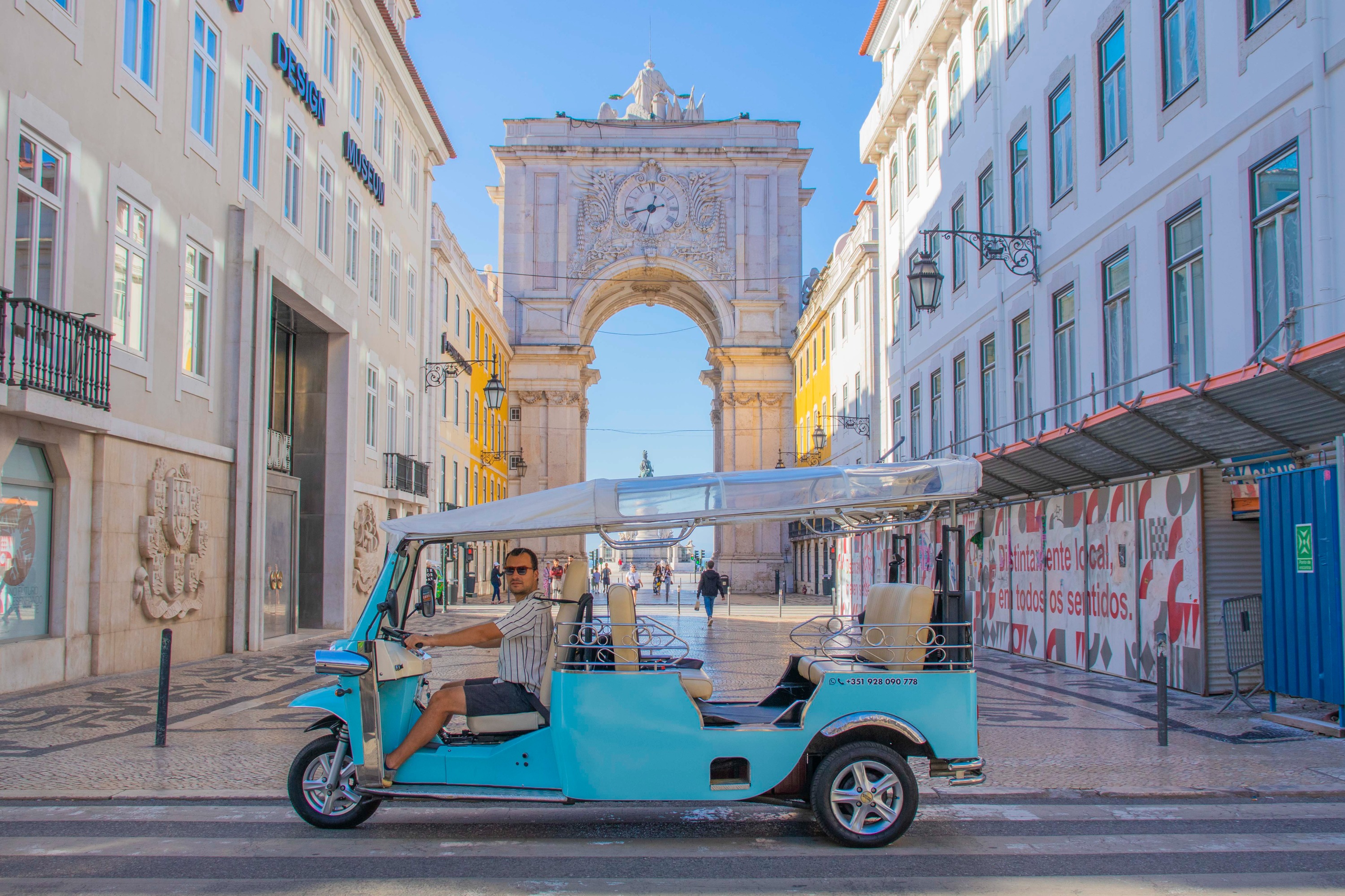 Lisbon: 2h or 4h Private TukTuk Tour with a True Local Guide