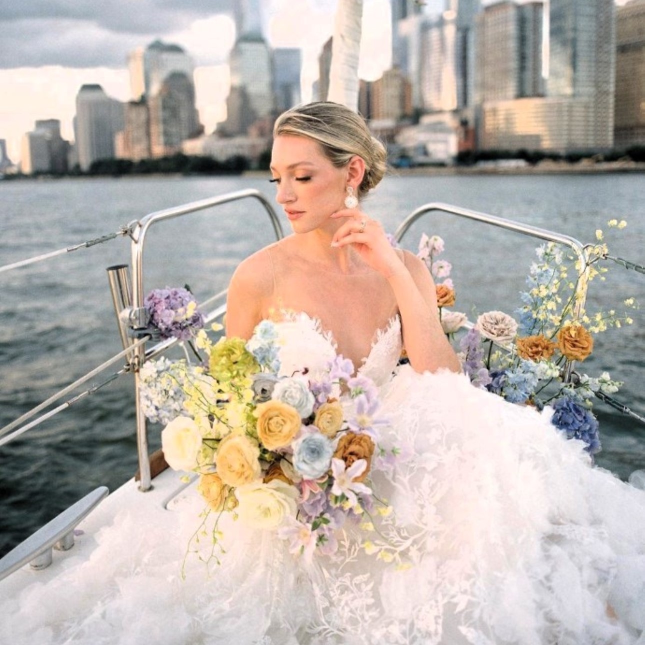 Create unforgettable memories on a romantic sailboat cruise around Manhattan