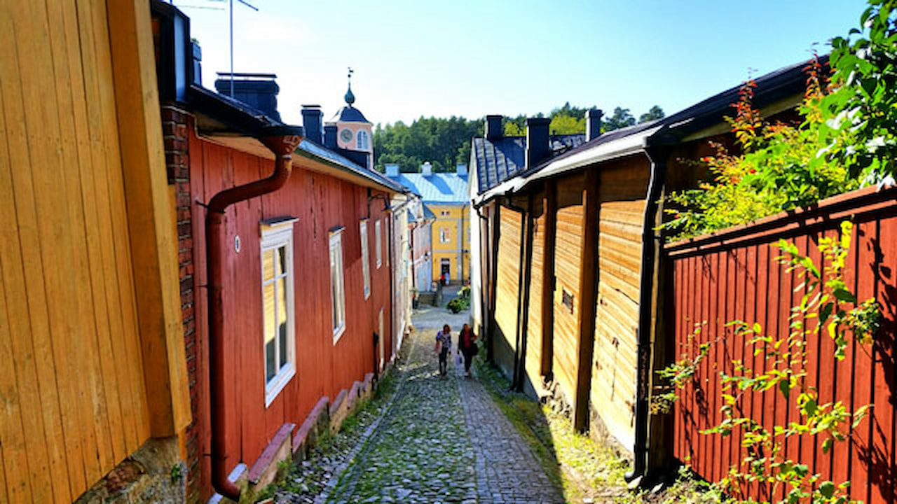 Ultimate Helsinki & Porvoo Tour– Private Car & Local Stories
