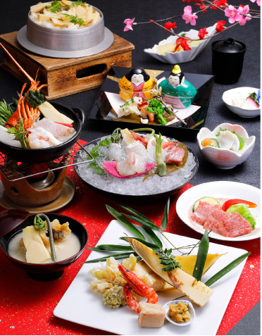 The luxurious Kaiseki meal set menu uses the finest ingredients to present the essence of Kaiseki cuisine.