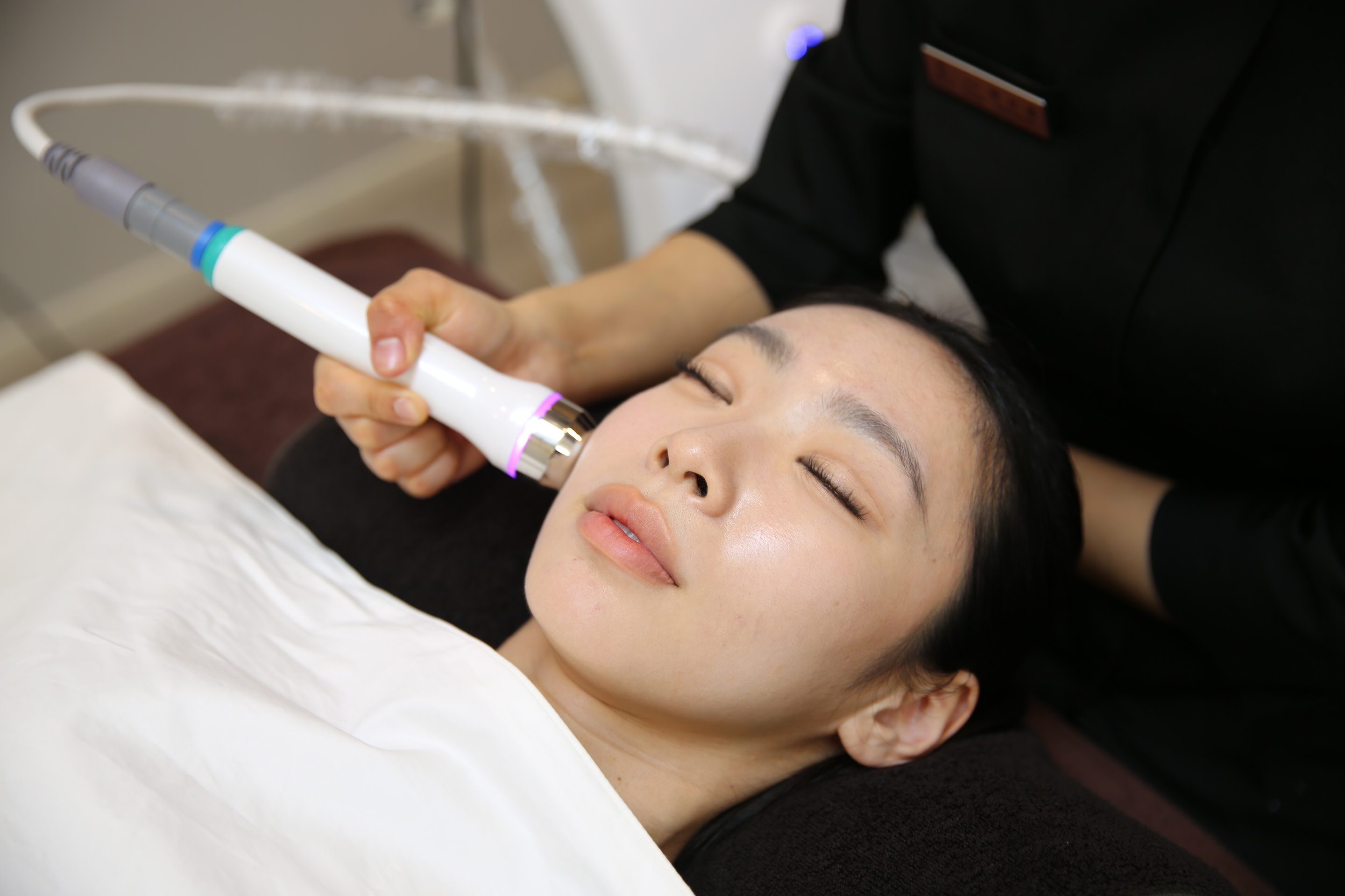 Seoul Personalized Korean Glow & Lifting Experience- HYZE Clinic