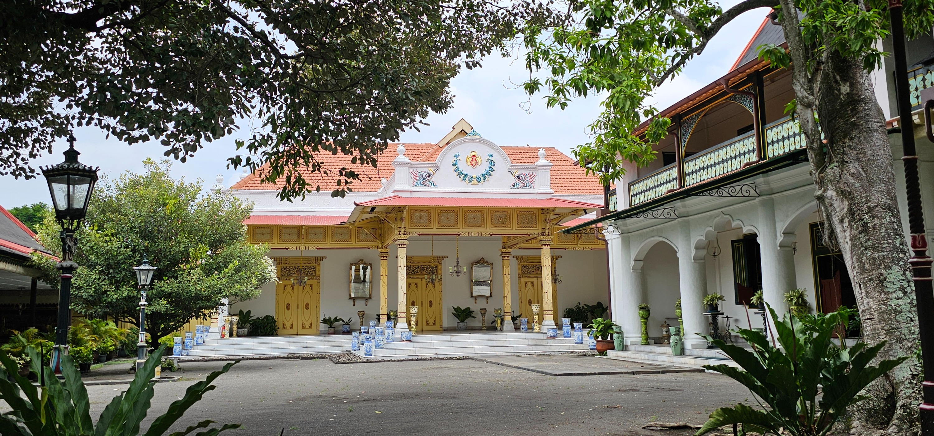 Obelix海景藝術表演與Kraton和Tamansari 城市之旅