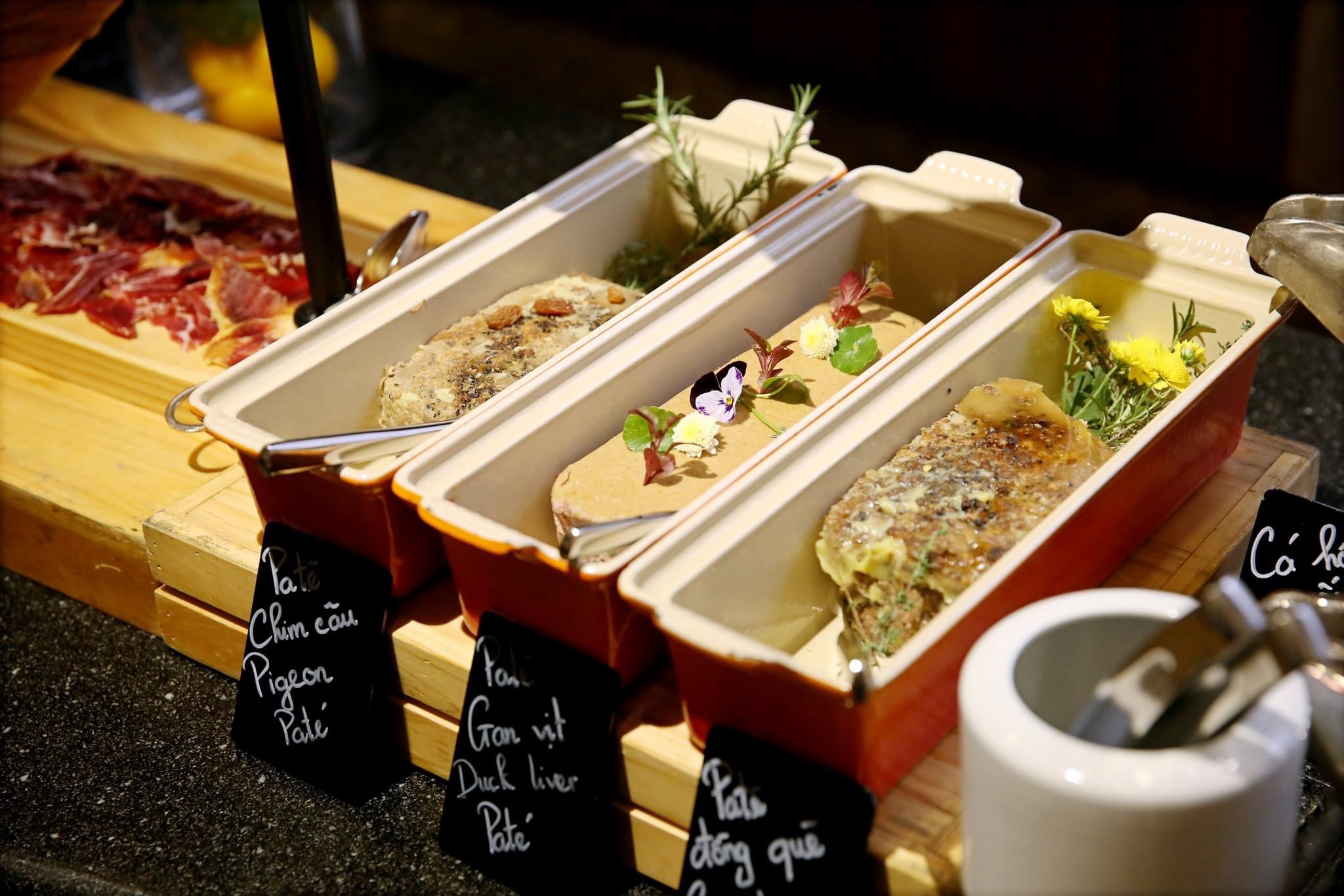 Sheraton Hanoi 飯店 (Oven D'or 餐廳) 國際自助餐