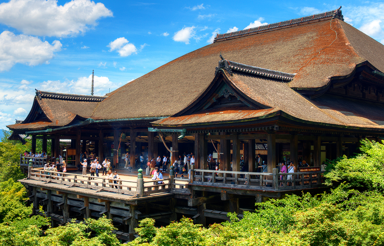 京都+奈良+清水寺區域-和服體驗+八坂神社+伏見稻荷大社+奈良公園-看鹿和楓葉的奈良公園+東大寺