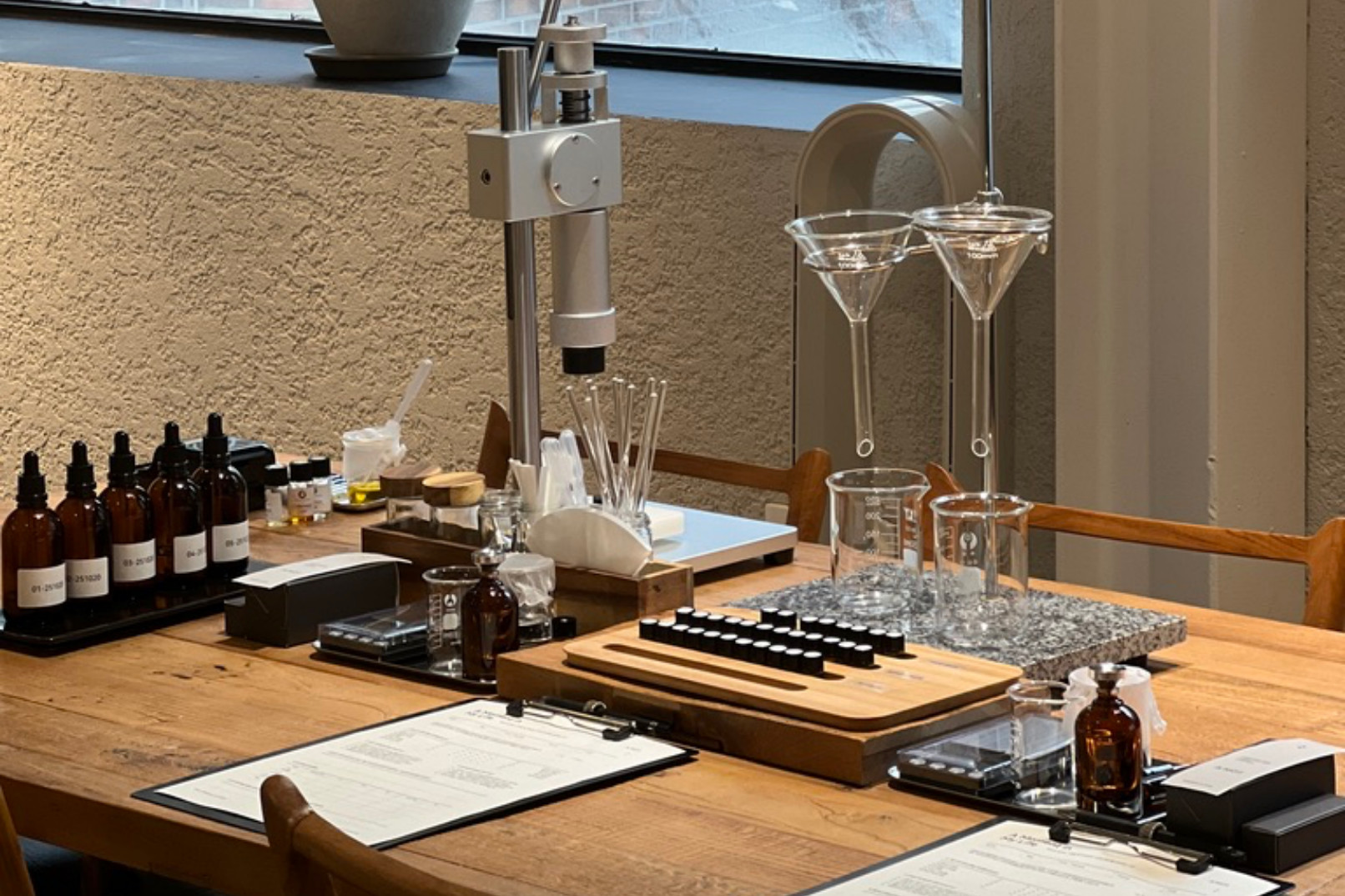 Создайте свой аромат Сеула – Занятие по натуральным духам