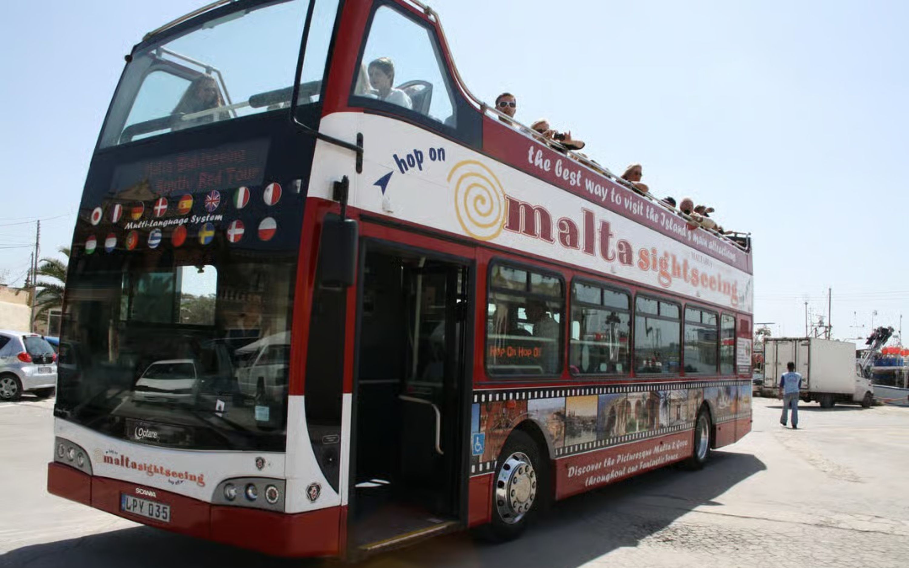 乘坐隨上隨下巴士，按照自己的節奏欣賞馬耳他的風光！