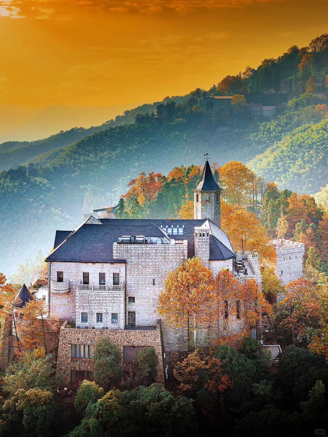 Round Trip from Hangzhou to Moganshan: Sword Pond + Mao Zedong's Residence + Chiang Kai-shek's Official Residence + Luhua Dang Park One-Day Tour