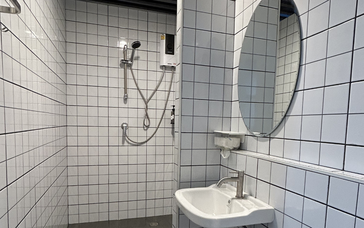 Shower room service in Bangkok