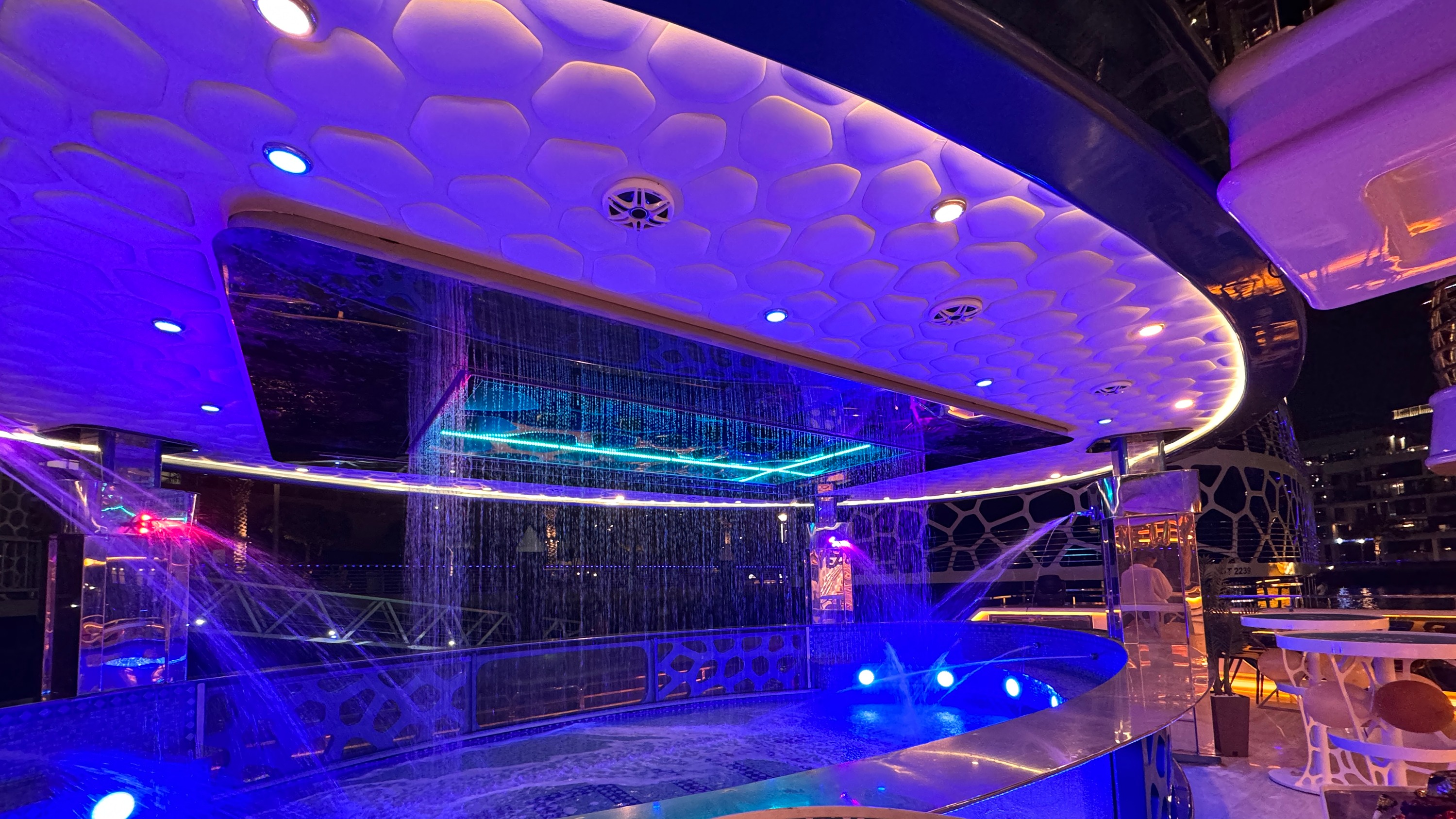迪拜Lotus Royale跨年夜豪華遊艇之旅