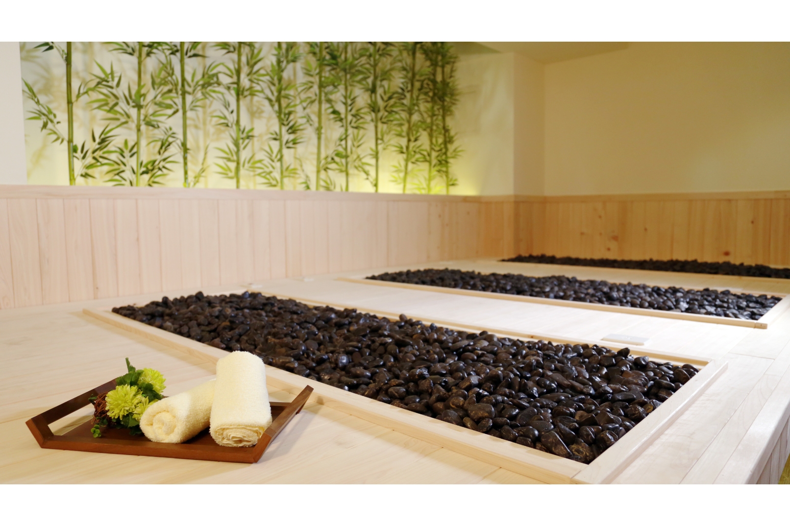 體驗爆汗燃脂的岩盤浴，加速新陳代謝，促進血液循環、調整內分泌及自律神經