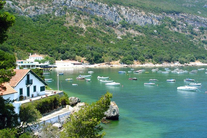 Arrabida Natural Park and Sesimbra Day Tour From Lisbon