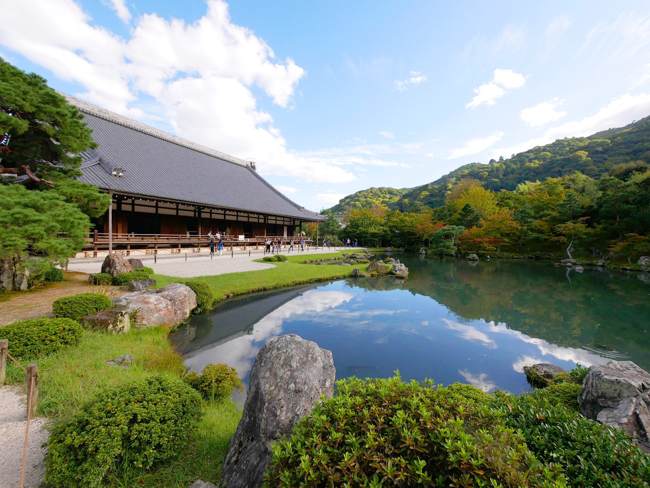 [Kyoto In-depth Tour] Nijo Castle + Kinkakuji Temple + Fushimi Inari Taisha + Arashiyama Tenryuji Temple & Bamboo Forest Trail Day Tour | Available from Osaka/Kyoto