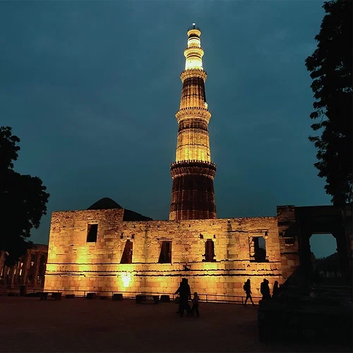 New Delhi: Qutub Minar Light & Sound Show Tour