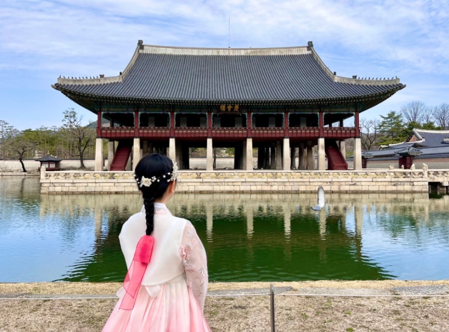 Gyeongbokgung / Hanbok / N SeoulTower/ Painters Private Tour