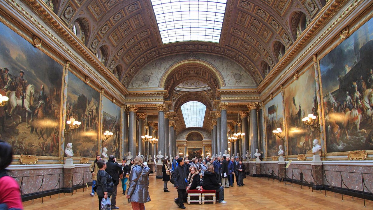 Taking a photo with the Palace of Versailles is the best way to be in the same frame with history