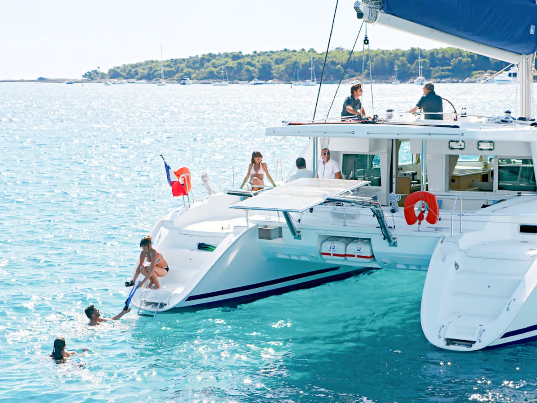 Kona Coast Luxury Dolphin Snorkel Sail at Big Island