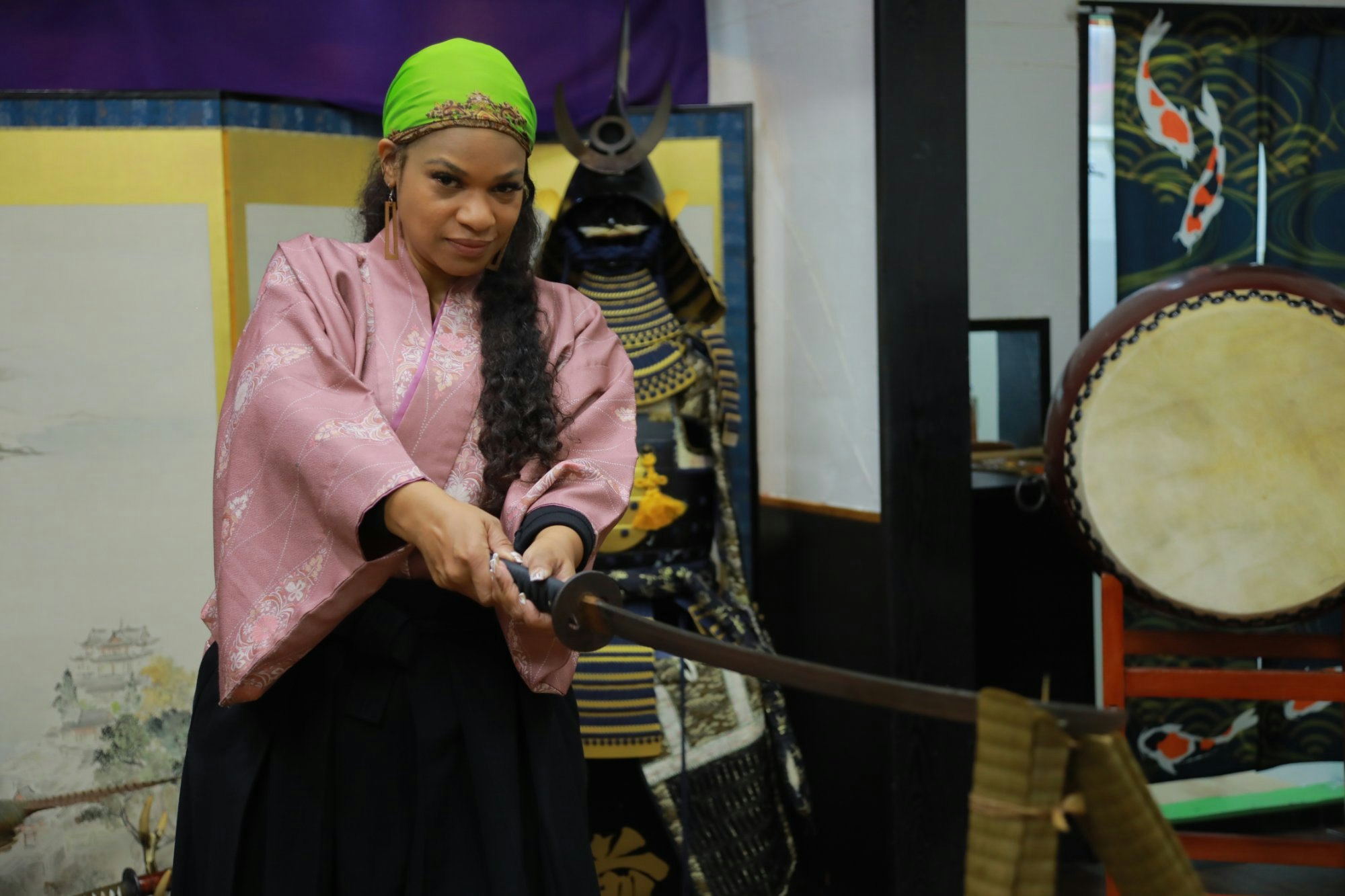大阪城附近武士道盔甲射擊和武士刀體驗