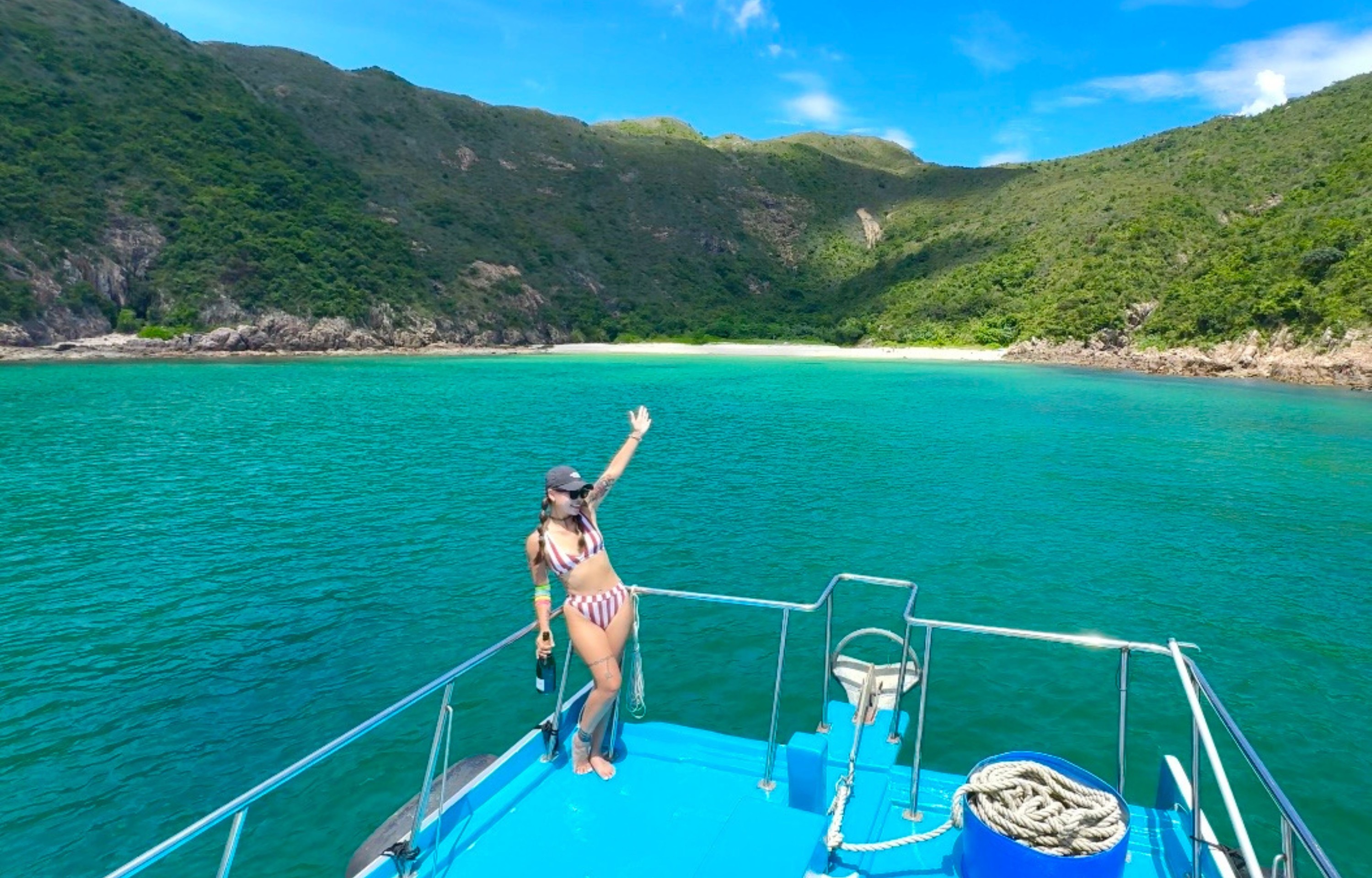 Yacht Island Hopping & Snorkelling Tour in Sai Kung, Hong Kong