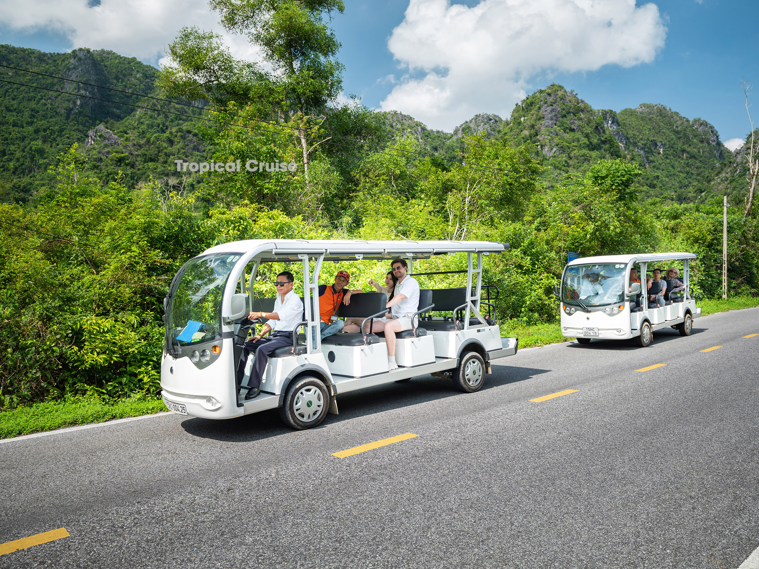 搭乘電動車探索吉婆島的綠色心臟地帶,享受寧靜、風景優美且永續的旅程。 搭乘電動車探索吉婆島的綠色心臟地帶,享受寧靜、風景優美且永續的旅程。