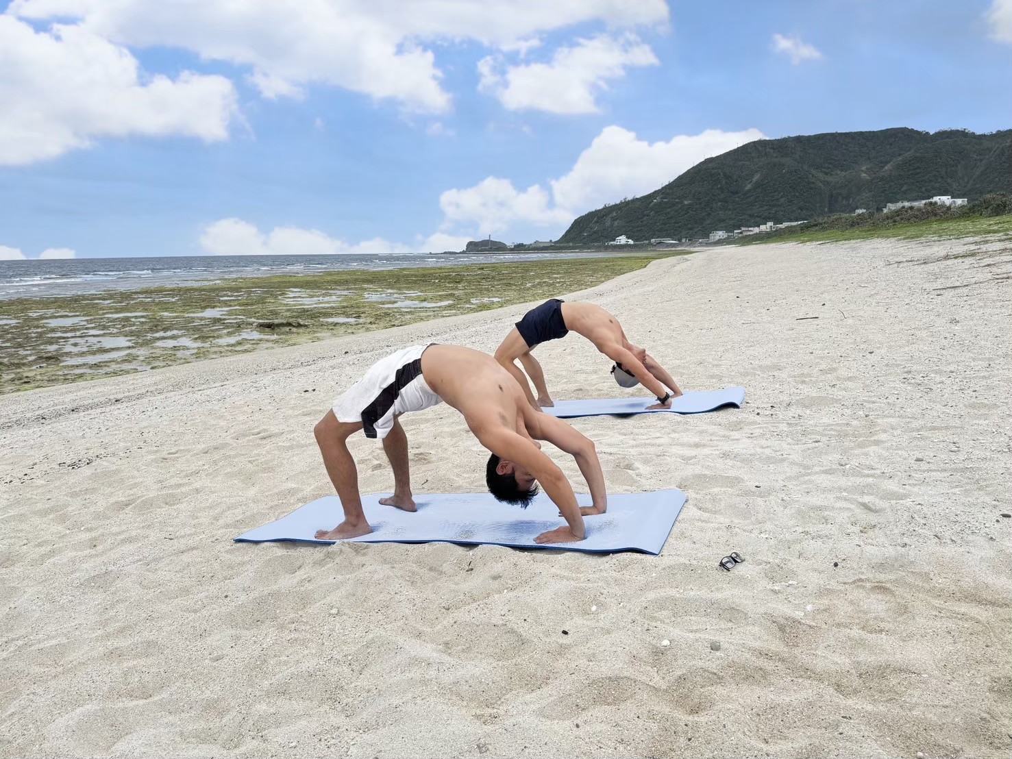 Taitung: Soothing Yoga Experience on Green Island Beach