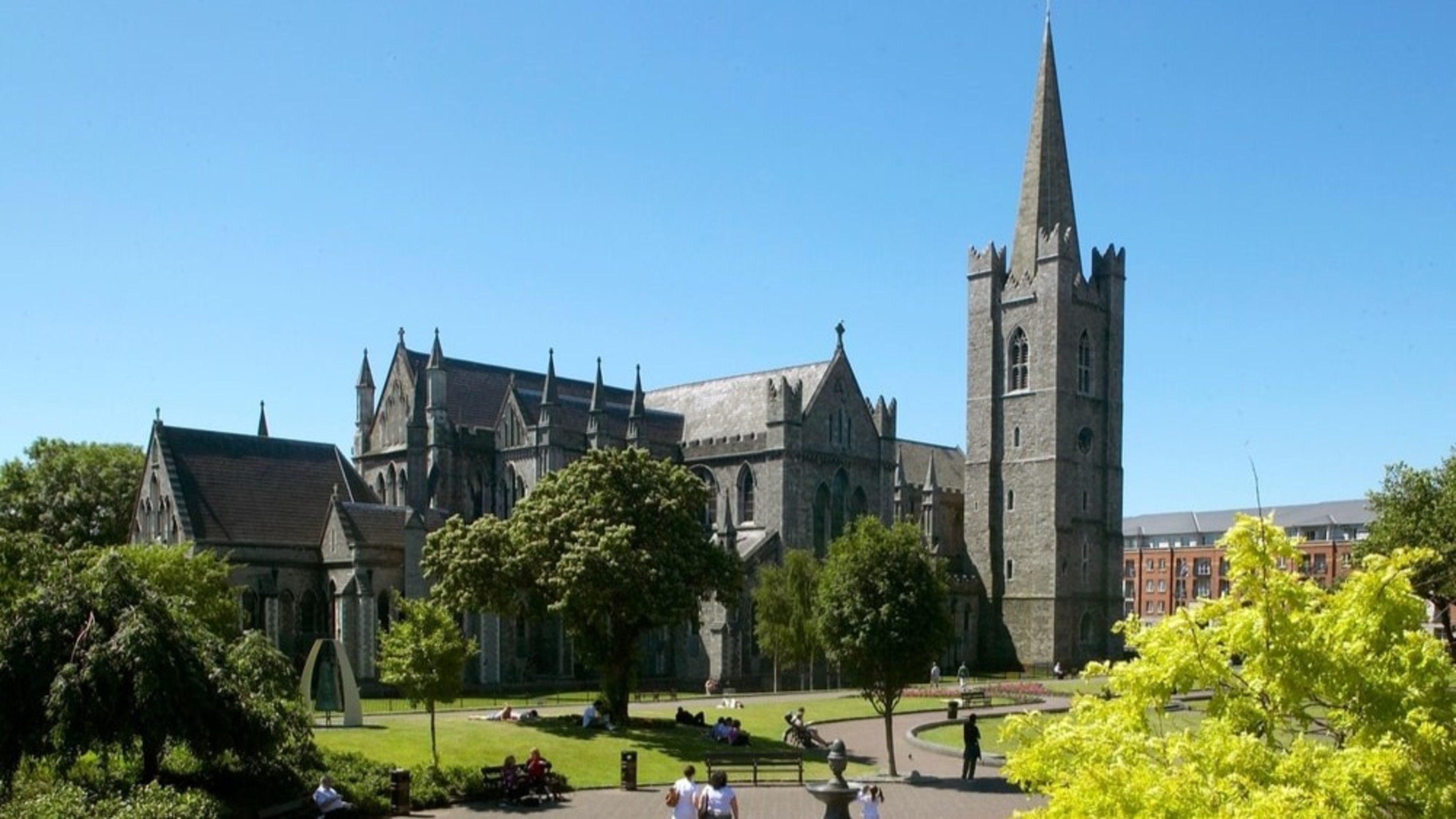 St. Patrick's, Book of Kells & Dublin Castle tour