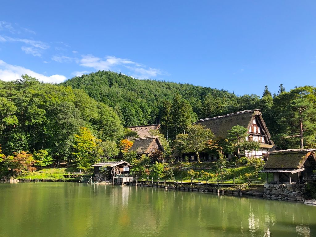 Hida Folk Village Round-Trip Bus & Admission Ticket from Takayama
